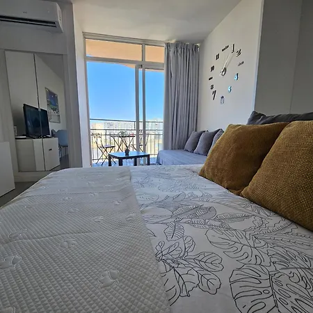 Fantastico Estudio Amplia Terraza Y Vistas Al Mar Apartment